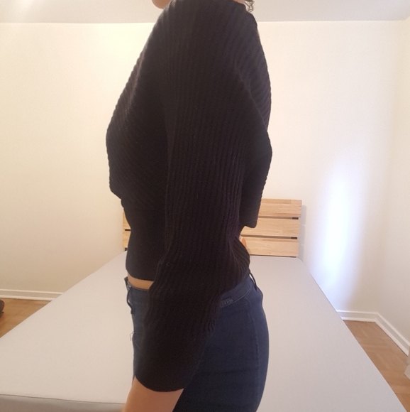 Immodel Fine Knit Sweater - Picture 2 of 3